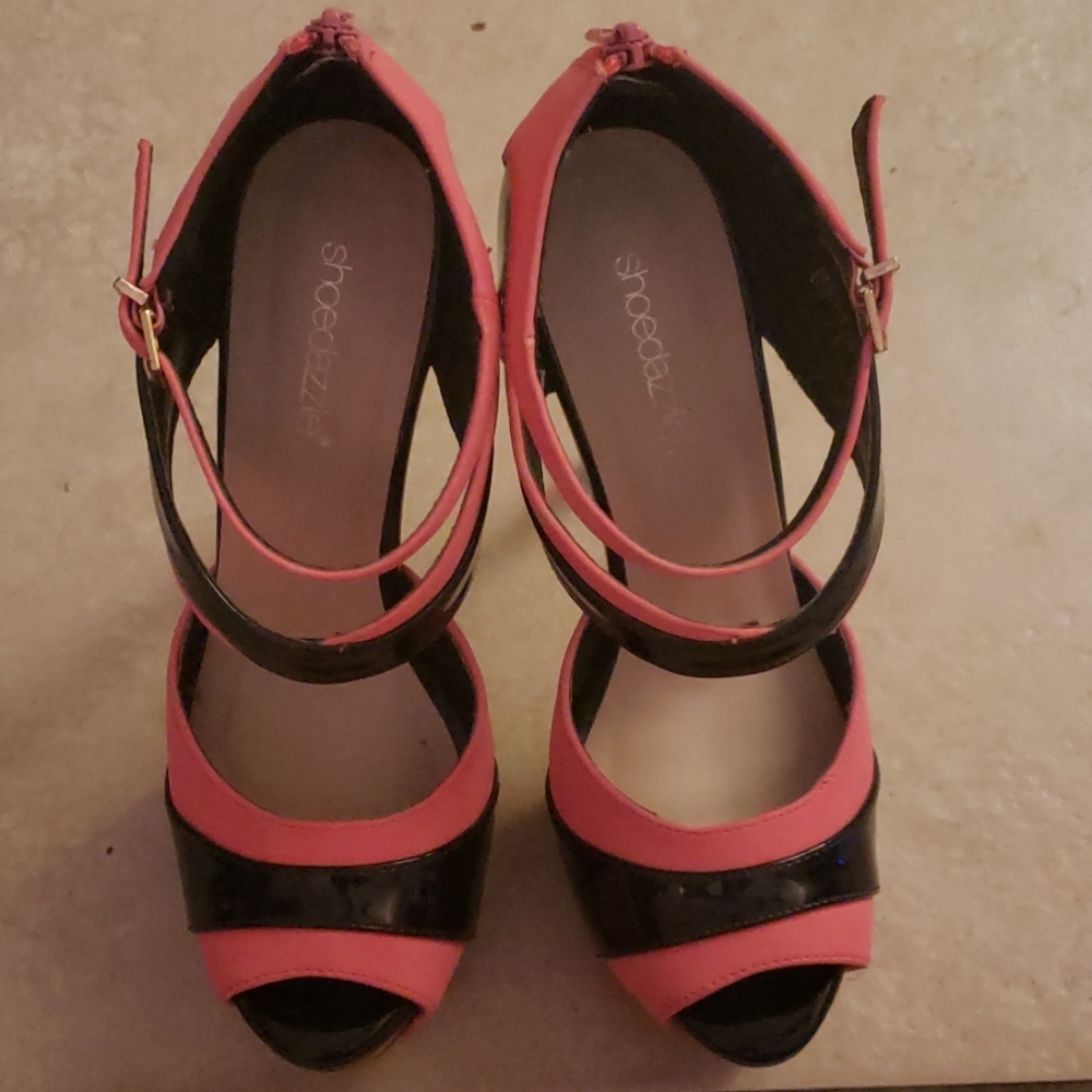 Shoes - Picture 6 of 8